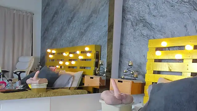 Snapshot of elena_mature chatting on 02/23/25, 07:17 elena mature online show from 02/23/25, 07:17