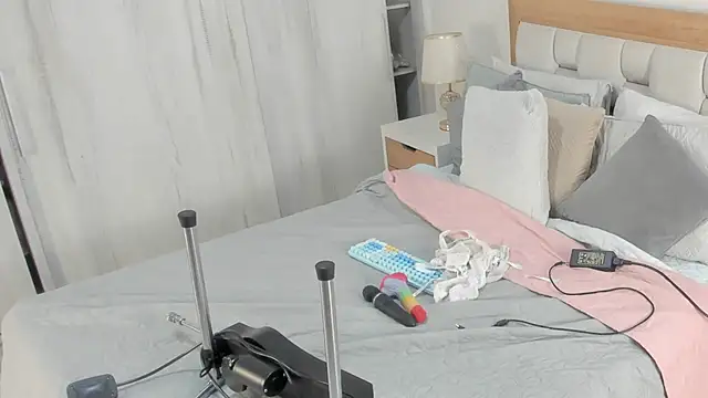 Snapshot of elena_mature chatting on 09/28/25, 07:08 elena mature online show from 09/28/25, 07:08