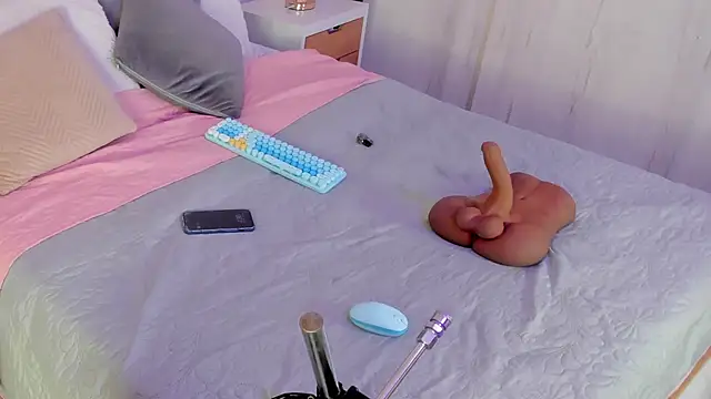 Snapshot of elena_mature chatting on 10/18/25, 06:30 elena mature online show from 10/18/25, 06:30