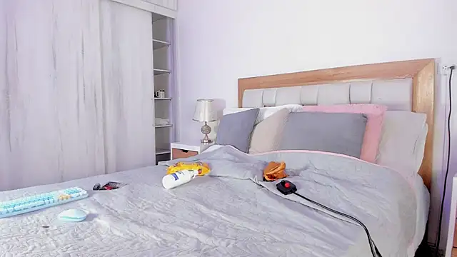 Snapshot of elena_mature chatting on 11/15/25, 07:21 elena mature online show from 11/15/25, 07:21