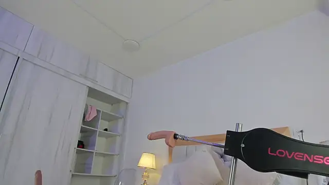 Snapshot of elena_mature chatting on 12/16/25, 08:03 elena mature online show from 12/16/25, 08:03