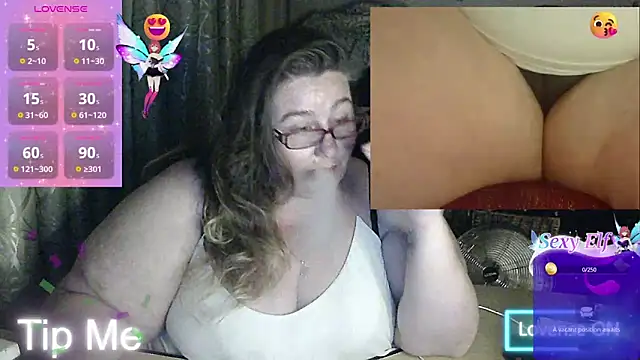Snapshot of Iceprincess2bad4u chatting on 03/07/25, 06:22 Iceprincess2bad4u online show from 03/07/25, 06:22