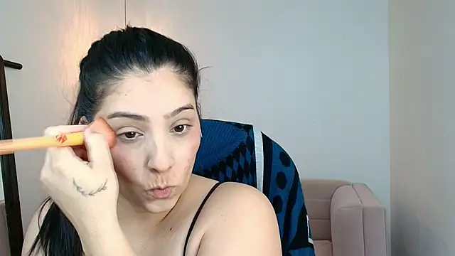 Snapshot of YummyAnna_ chatting on 02/25/26, 03:21 YummyAnna online show from 02/25/26, 03:21