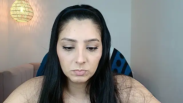 Snapshot of YummyAnna_ chatting on 04/08/26, 07:58 YummyAnna online show from 04/08/26, 07:58