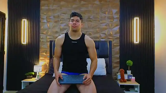 FelipeAndMarcello3 online show from 02/03/25, 02:34