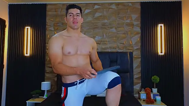 FelipeAndMarcello3 online show from 02/06/25, 07:51