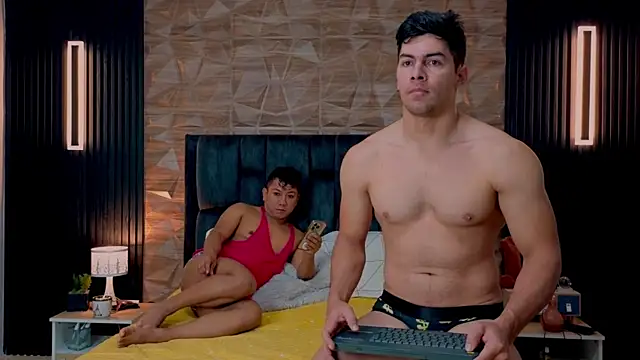 FelipeAndMarcello3 online show from 09/19/25, 02:29