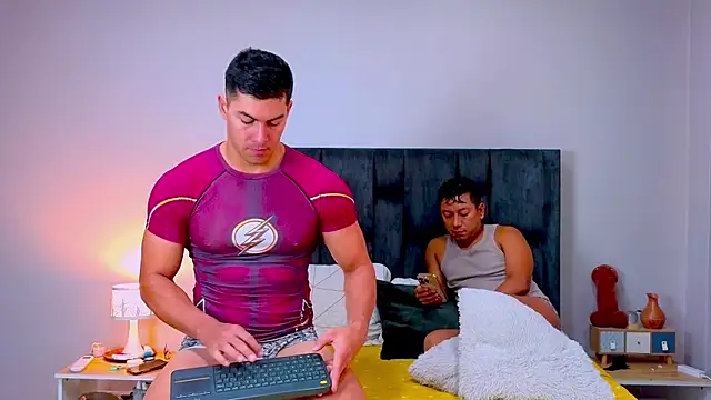 FelipeAndMarcello3 online show from 04/20/26, 02:09