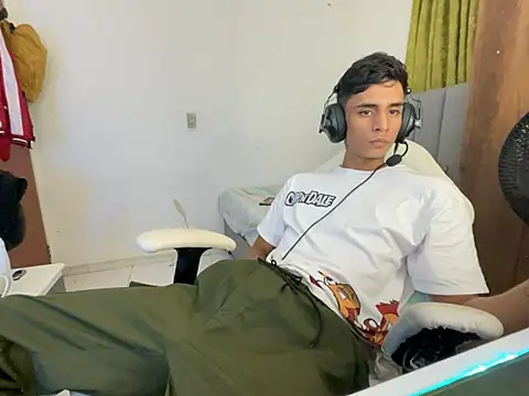 Max TheHorseDick online show from 12/30/24, 02:09