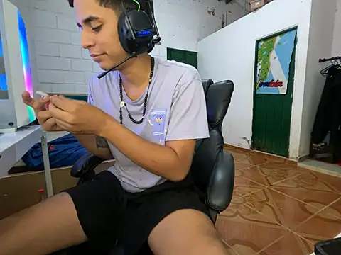 Max TheHorseDick online show from 04/16/26, 07:47