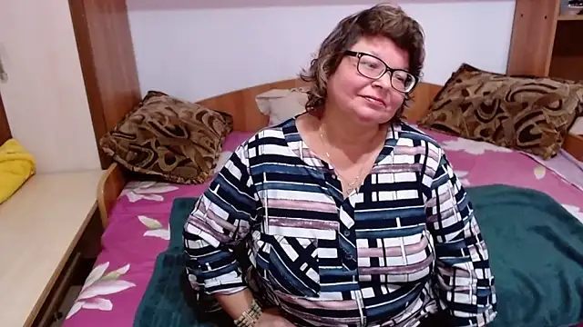 SweetMommaX online show from 10/16/25, 01:56