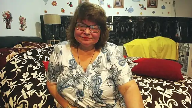 Snapshot of SweetMommaX chatting on 03/15/26, 02:12 SweetMommaX online show from 03/15/26, 02:12