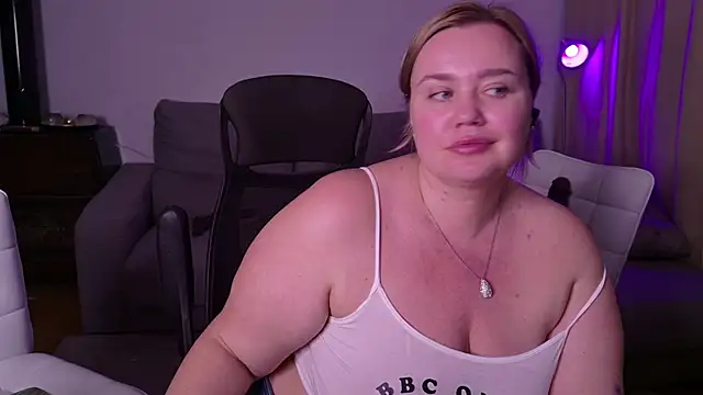 Snapshot of MargotGrey chatting on 03/12/25, 06:55 MargotGrey online show from 03/12/25, 06:55