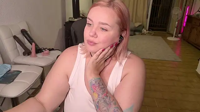 Snapshot of MargotGrey chatting on 09/10/25, 07:03 MargotGrey online show from 09/10/25, 07:03