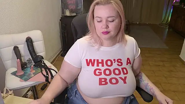 Snapshot of MargotGrey chatting on 03/02/26, 09:27 MargotGrey online show from 03/02/26, 09:27