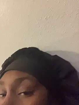 Foreignthababyy online show from 09/17/25, 08:16