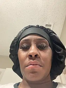 Foreignthababyy online show from 11/14/25, 06:12