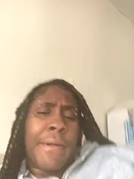 Foreignthababyy online show from 12/01/25, 08:25