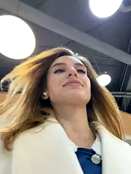 Snapshot of -AngelAri- chatting on 11/04/25, 06:07 -AngelAri- online show from 11/04/25, 06:07