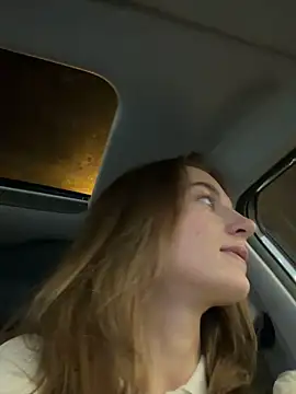 Snapshot of -AngelAri- chatting on 12/01/25, 06:02 -AngelAri- online show from 12/01/25, 06:02