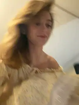 Snapshot of -AngelAri- chatting on 02/04/26, 06:03 -AngelAri- online show from 02/04/26, 06:03