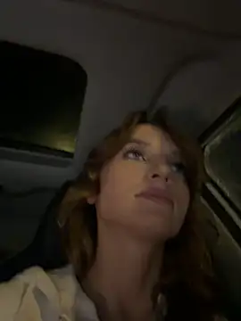 Snapshot of -AngelAri- chatting on 02/14/26, 09:11 -AngelAri- online show from 02/14/26, 09:11