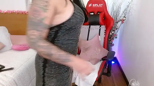 lucy luu  online show from 12/31/24, 03:20