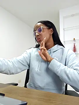 Maya Lewis online show from 04/19/26, 09:39