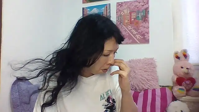 Haru Queenn online show from 09/12/25, 09:26