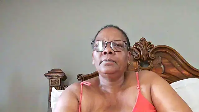 Snapshot of SEXYBOOBSNASS chatting on 01/05/25, 05:30 SEXYBOOBSNASS online show from 01/05/25, 05:30