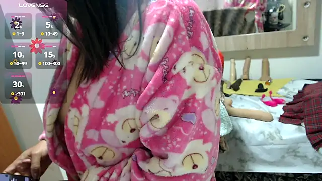 Snapshot of Bekkakinky chatting on 12/19/24, 11:03 Bekkakinky online show from 12/19/24, 11:03