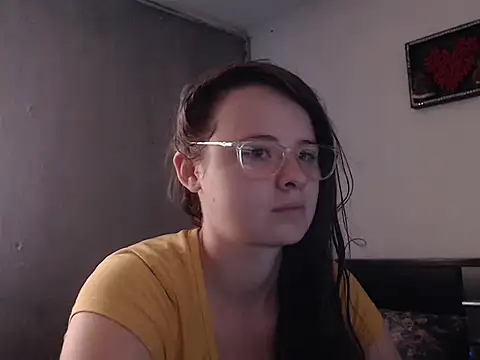 Snapshot of HellenMiyer1111 chatting on 12/24/24, 03:05 HellenMiyer1111 online show from 12/24/24, 03:05