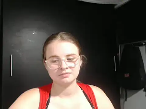 Snapshot of HellenMiyer1111 chatting on 01/28/25, 02:32 HellenMiyer1111 online show from 01/28/25, 02:32