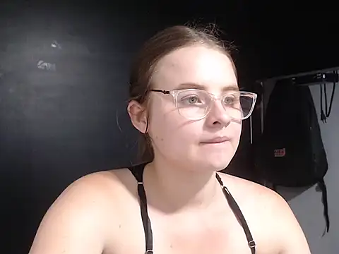 Snapshot of HellenMiyer1111 chatting on 01/29/25, 11:56 HellenMiyer1111 online show from 01/29/25, 11:56