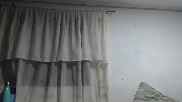 Snapshot of HellenMiyer1111 chatting on 10/22/25, 02:23 HellenMiyer1111 online show from 10/22/25, 02:23