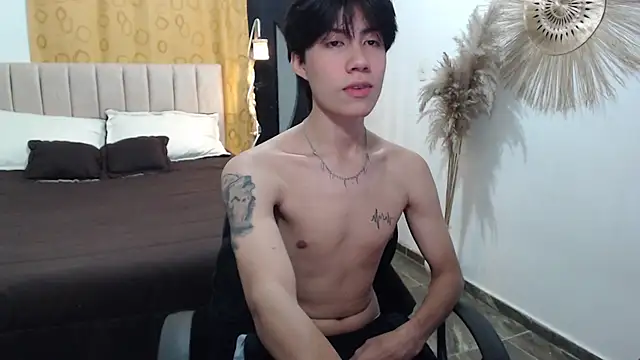 Elio-cam online show from 11/27/25, 04:14