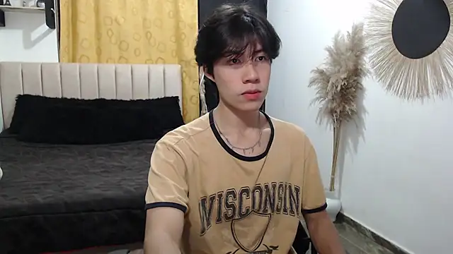 Elio-cam online show from 02/17/26, 01:35