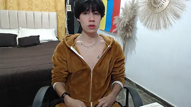 Elio-cam online show from 07/15/26, 08:08