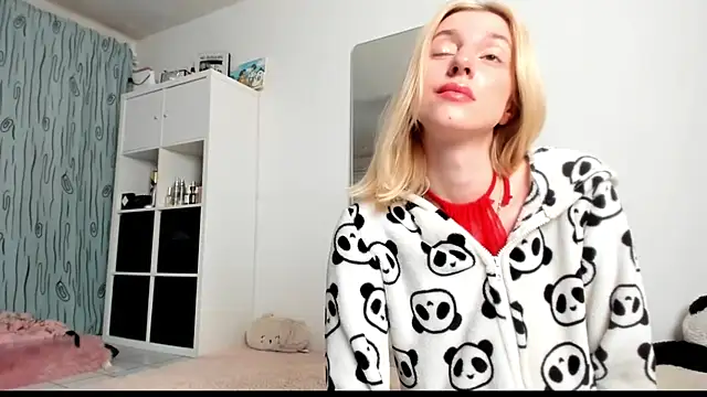 KenzieDawton online show from 03/21/25, 04:49