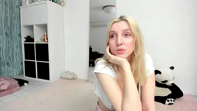 KenzieDawton online show from 04/11/26, 04:22