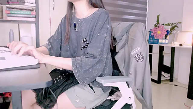 Shyn   online show from 11/08/25, 08:03