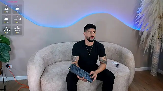 Snapshot of Petesevans chatting on 07/18/26, 12:04 Petesevans online show from 07/18/26, 12:04