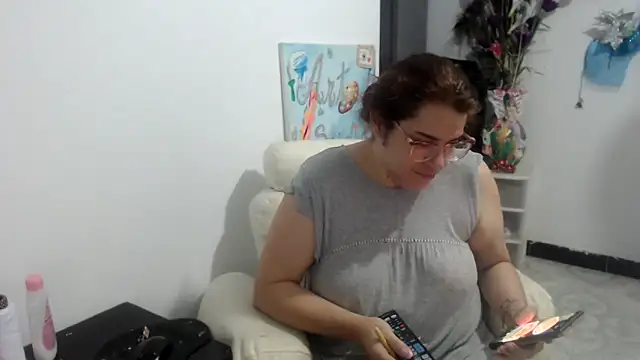 karlythothxh online show from 11/19/25, 04:07