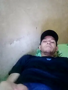 Snapshot of squirt_and_sex chatting on 12/25/24, 08:07 squirt and sex online show from 12/25/24, 08:07