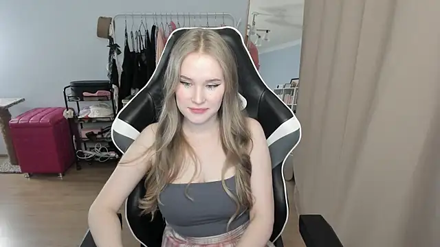 Snapshot of sexxy_potatoes chatting on 10/09/25, 01:53 sexxy potatoes online show from 10/09/25, 01:53