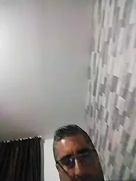 ADRIAN ADI40 online show from 06/10/26, 07:24