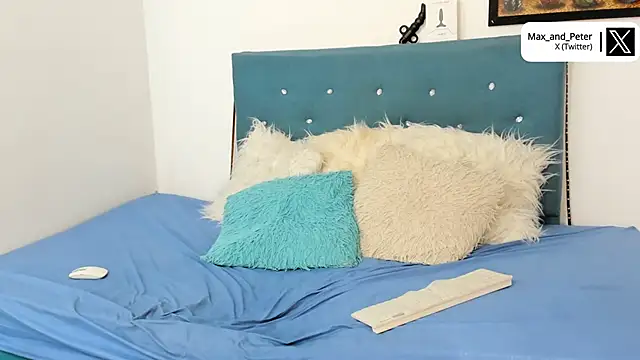 Snapshot of Max_and_Peter chatting on 01/08/25, 07:24 Max and Peter online show from 01/08/25, 07:24