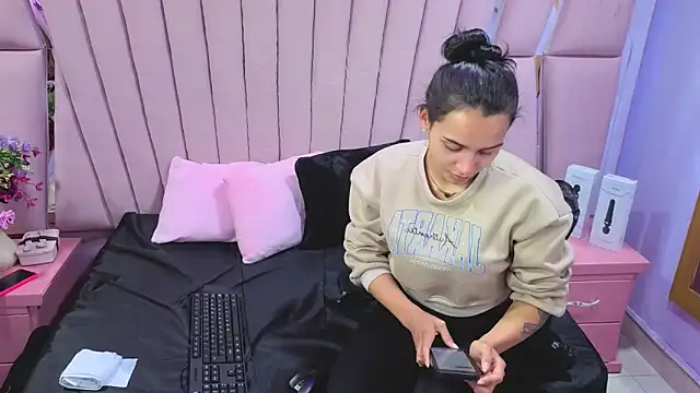 fisting anal 69 online show from 02/17/26, 12:56