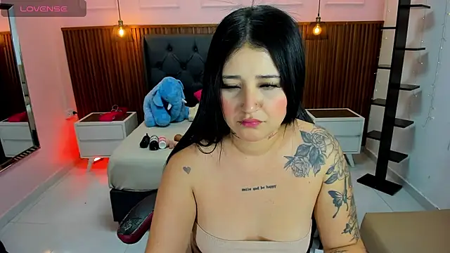 BIANCAROY1 online show from 02/27/26, 06:52