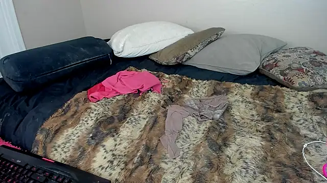 Lourdesnoirxh online show from 09/18/25, 02:57